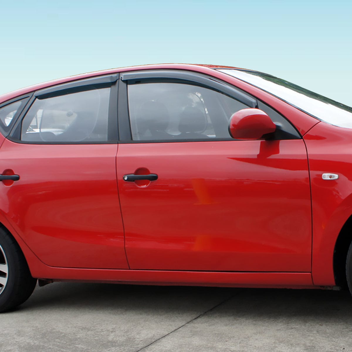 Installed view - Hyundai i30 Hatch 2007-2012 Weather Shields - HIC Premium