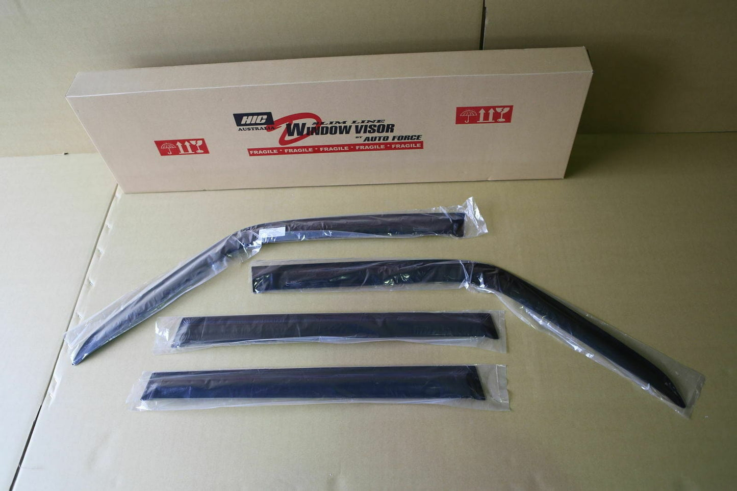 Installed view - Land Rover Discovery 2 Weather Shields - HIC Premium