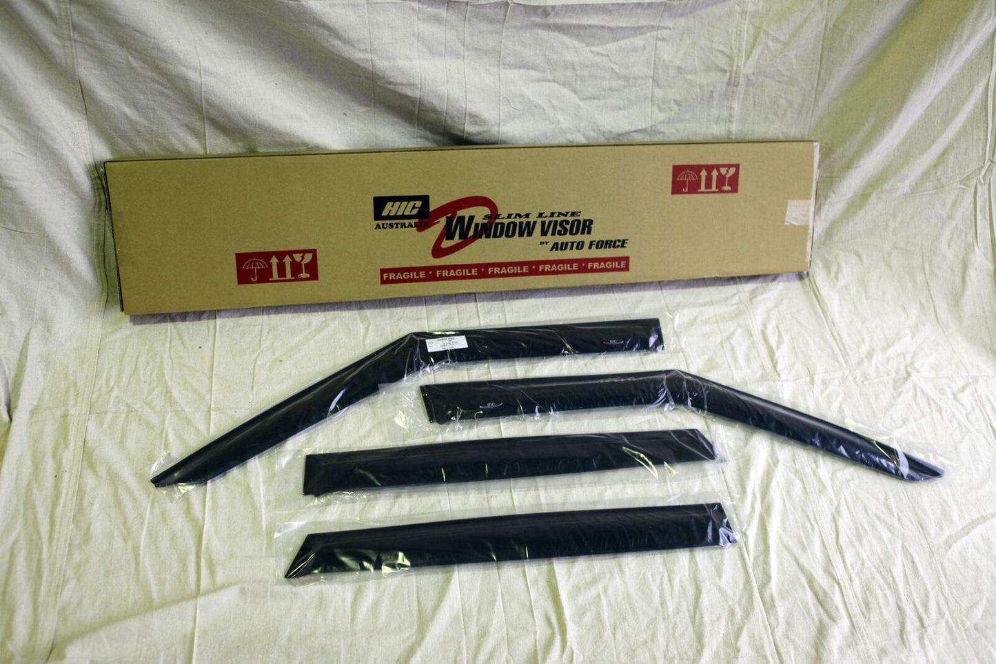 Installed view - Land Rover Discovery 3 4 Weather Shields - HIC Premium