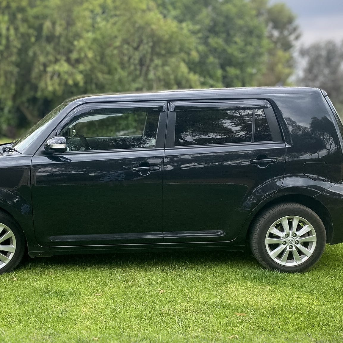 Installed view - Toyota Rukus Weather Shields 2008-2015 - HIC Premium