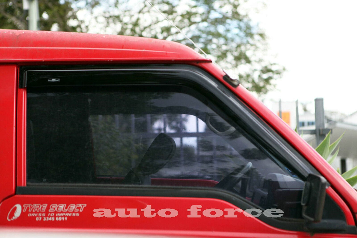 Black-tinted weather shields for Mitsubishi Starwagon 1986–1993 — HIC Australia visors with aerodynamic fit and UV protection for vintage vans
