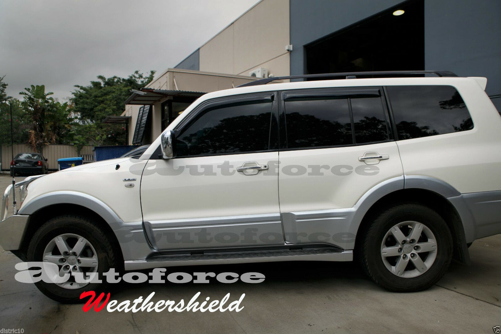 Mitsubishi Pajero Weather Shields 2000-2006, Durable, Sleek Design, Long-Lasting