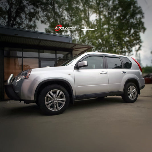 
                          Installed view -  Nissan X-Trail T30 Weather Shields 2001-2007 - HIC Premium
                      