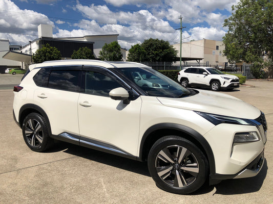 
                          Installed view -  Nissan X-Trail T33 Weather Shields 2021-2026 with Chrome Trim - HIC Premium
                      